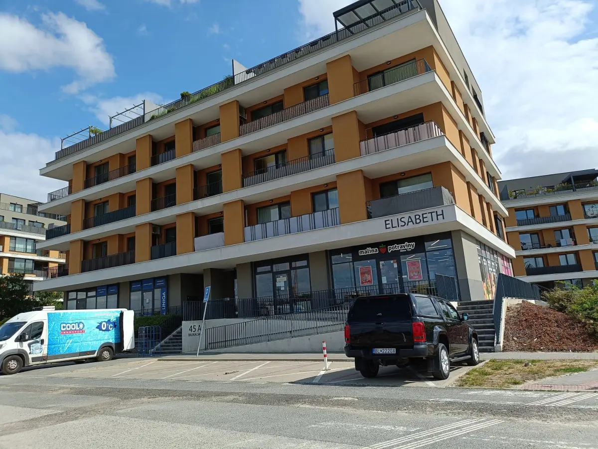 3-izbový byt vrátane garážového státia, Nový Ružinov, Bratislava